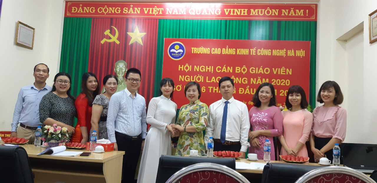 Hội nghị cán bộ viên chức và người lao Động Thời khóa Biểu K9 Trường Cao Đẳng Kinh Tế Công Nghệ Hà Nội