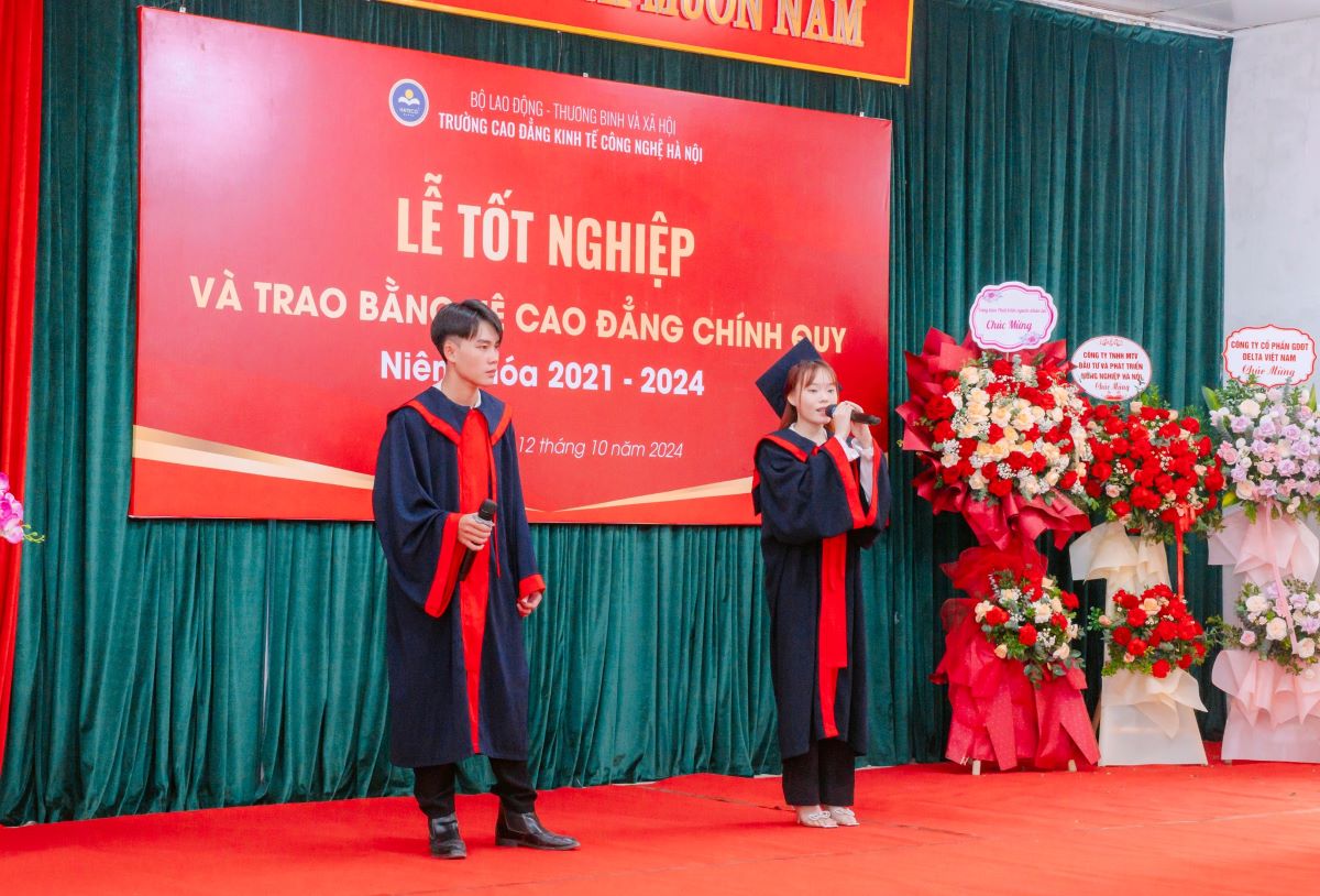 Le-tot-nghiep-truong-Cao-dang-Kinh-te-Cong-nghe-Ha-Noi-nam-2024