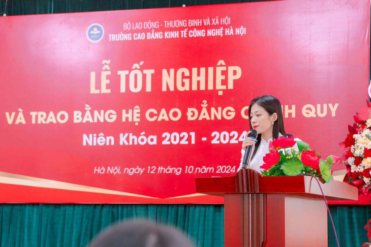 Le-tot-nghiep-truong-Cao-dang-Kinh-te-Cong-nghe-Ha-Noi-nam-2024